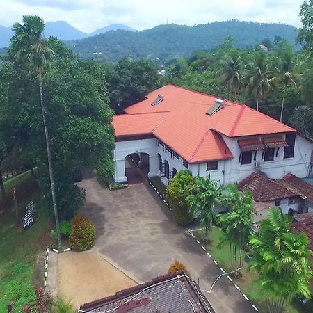 Ratnapura Rest House Hotel Zewnętrze zdjęcie