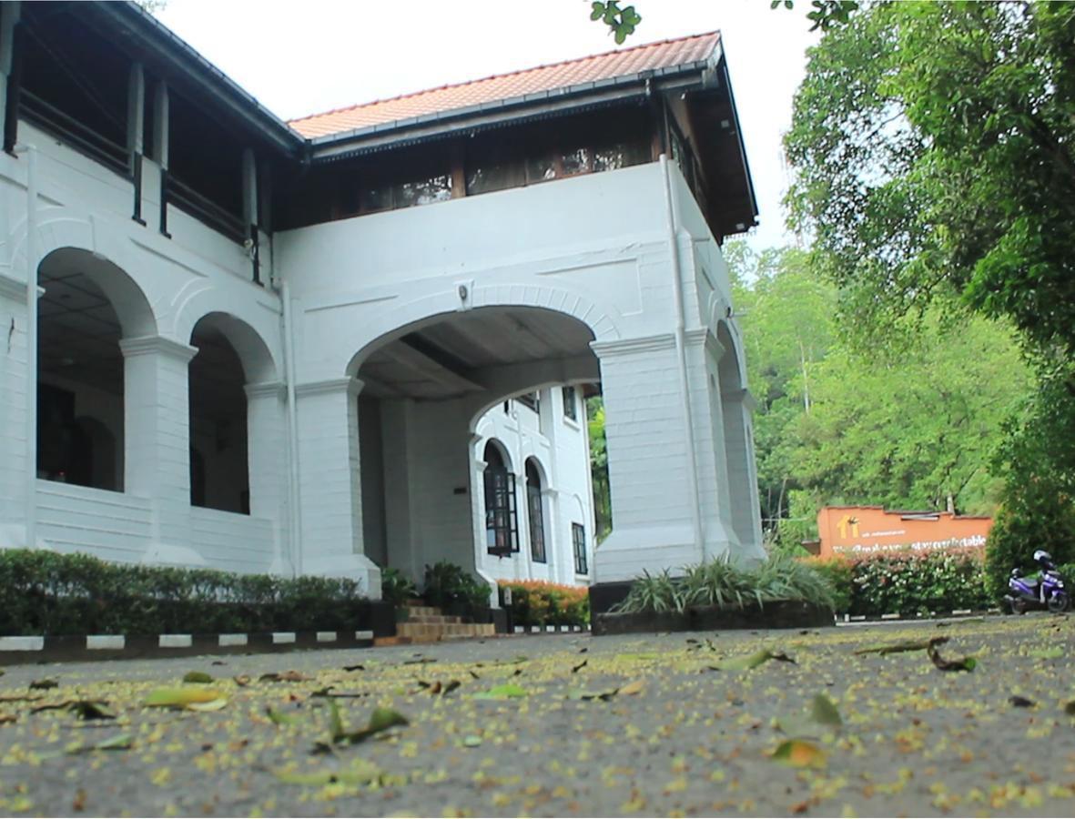 Ratnapura Rest House Hotel Zewnętrze zdjęcie