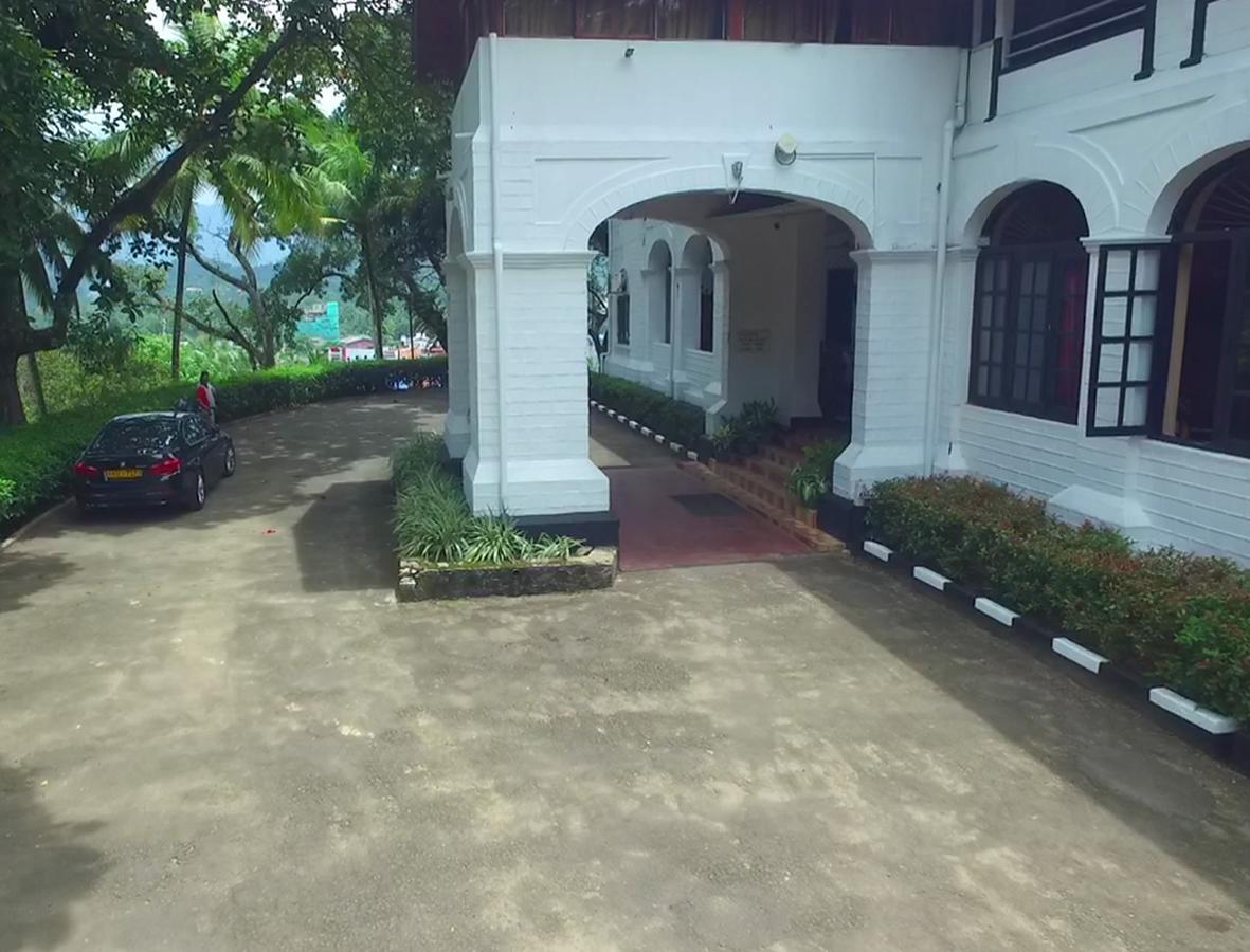 Ratnapura Rest House Hotel Zewnętrze zdjęcie